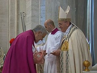 Papež uradno razglasil sveto leto