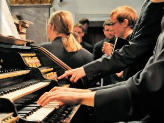 »Najljubša glasba za najlepši dan v življenju?«
