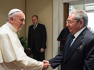 Papež in Castro v enournem pogovoru