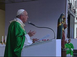 Papež je počastil torinski prt