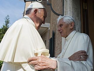 Frančišek Benediktu zaželel prijetno poletje v Castel Gandolfu