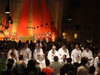 Taizé praznuje 75-letnico z mladimi v solidarnosti