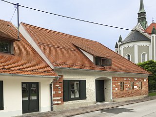 Obnovljena Plečnikova hiša znova odprta