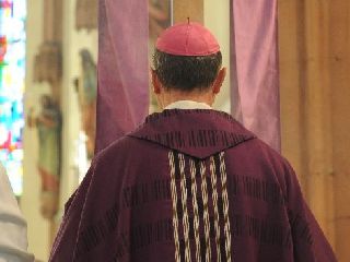 »Posvojite škofa«: molitev za udeležence sinode o družini