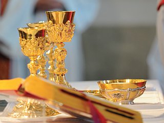 Cerkev danes o novi in stari liturgiji