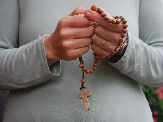 »Močno orožje: rožni venec«