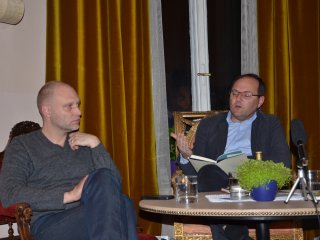 »Netipičen pesnik. Zavezan poslovnemu svetu in poeziji.«