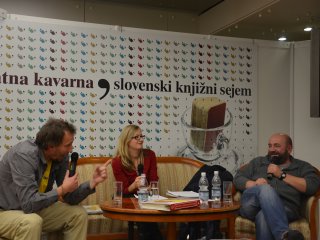 Strip je zabaven in hkrati resen medij