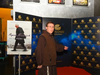 Družina na premieri filma o papežu