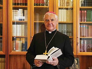 Kardinal Müller: usmiljenje ne pomeni odpovedi zapovedim