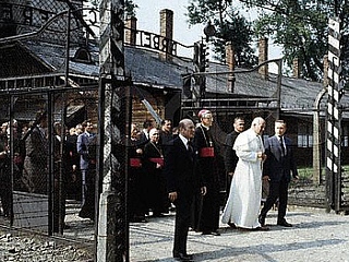 Papeži in Auschwitz