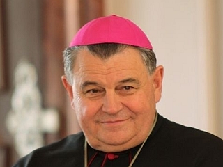 Spor med praškim nadškofom in češkim katoliškim tednikom