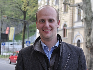 Slovenski čas vabi k branju!
