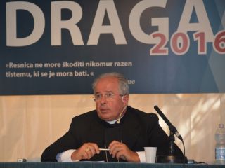Nuncij Jurkovič: »Mati Terezija je izbrala težjo pot!«