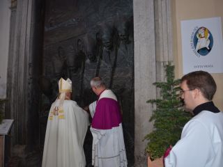 Kaj bo s svetimi vrati? Bodo ostala zaprta?