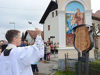 Kar damo drugim, ostane