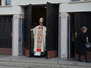 V novi Družini o sklepu svetega leta doma in po svetu