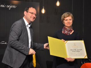 Svetlobnica v roke Nataši Konc Lorenzutti