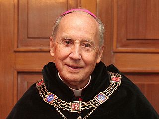 Umrl škof Echevarria, vodja Opus Dei