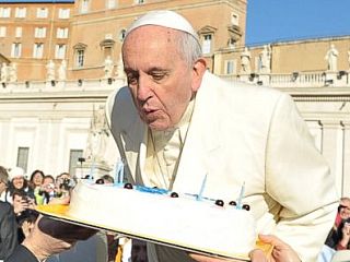 Papež bo na 80. rojstni dan maševal s kardinali