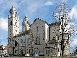 Nova Družina obširno o »geniju in svetniku« Jožetu Plečniku