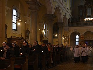 Škofje nagovorili redovnike in redovnice