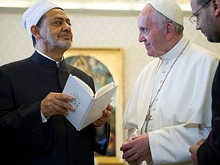 Vatikan in Al-Azhar slovesno obnavljata dialog