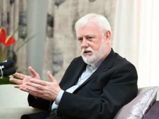 Nova Družina v pogovoru z vatikanskim »zunanjim ministrom«