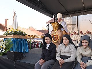 Gradimo na »imeti«, pozabljamo pa »biti« in »živeti«