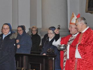 »Bog ne potrebuje populizma«