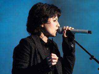 Škof počastil umrlo pevko skupine »The Cranberries«