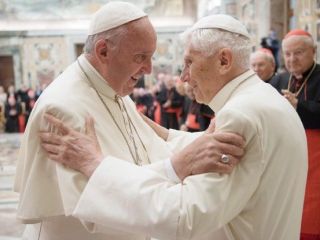 Pet let od napovedi odstopa Benedikta XVI.