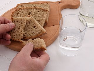 Nova Družina v znamenju postnega časa