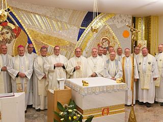 Velikonočno voščilo slovenskih škofov