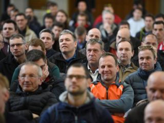 Nova Družina o moških v Cerkvi