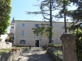 Nastaja pastoralni dom v Strunjanu