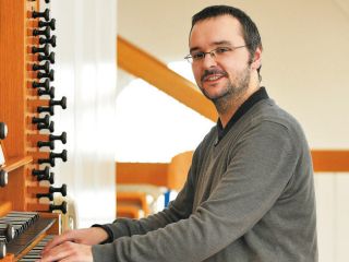 Cerkveni glasbenik želi vaše mnenje