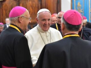 Sveti oče jutri s čilskimi škofi