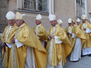 Bogoslužja slovenskih škofov ob velikem šmarnu