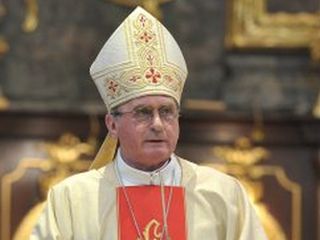 Apostolski nuncij  Juliusz Janusz se bo upokojil