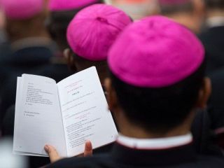 Sinoda o mladih čuti potrebo po cerkveni reformi