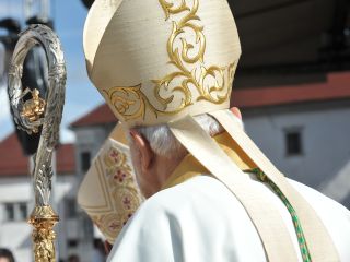 Slovenski škofje bodo maševali ...