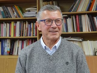 Človek postaja oseba v odnosu z drugimi