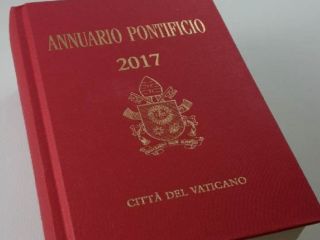 Vatikan predstavil Papeški letopis: minus pri duhovnikih