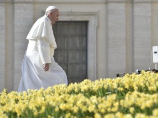 Papež svari pred povračilnimi ukrepi in maščevanjem