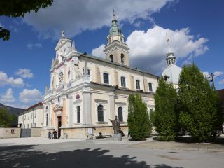 Deset let Romarskega urada Brezje