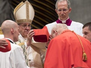 Sveti oče bo imenoval 13 novih kardinalov
