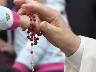 V postu »izklopimo televizor in odprimo Sveto pismo«