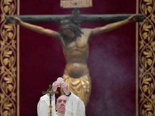 Papež spomnil na duhovnike, ki so umrli v skrbi za obolele