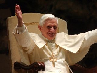 Zadnja vprašanja Benediktu XVI.